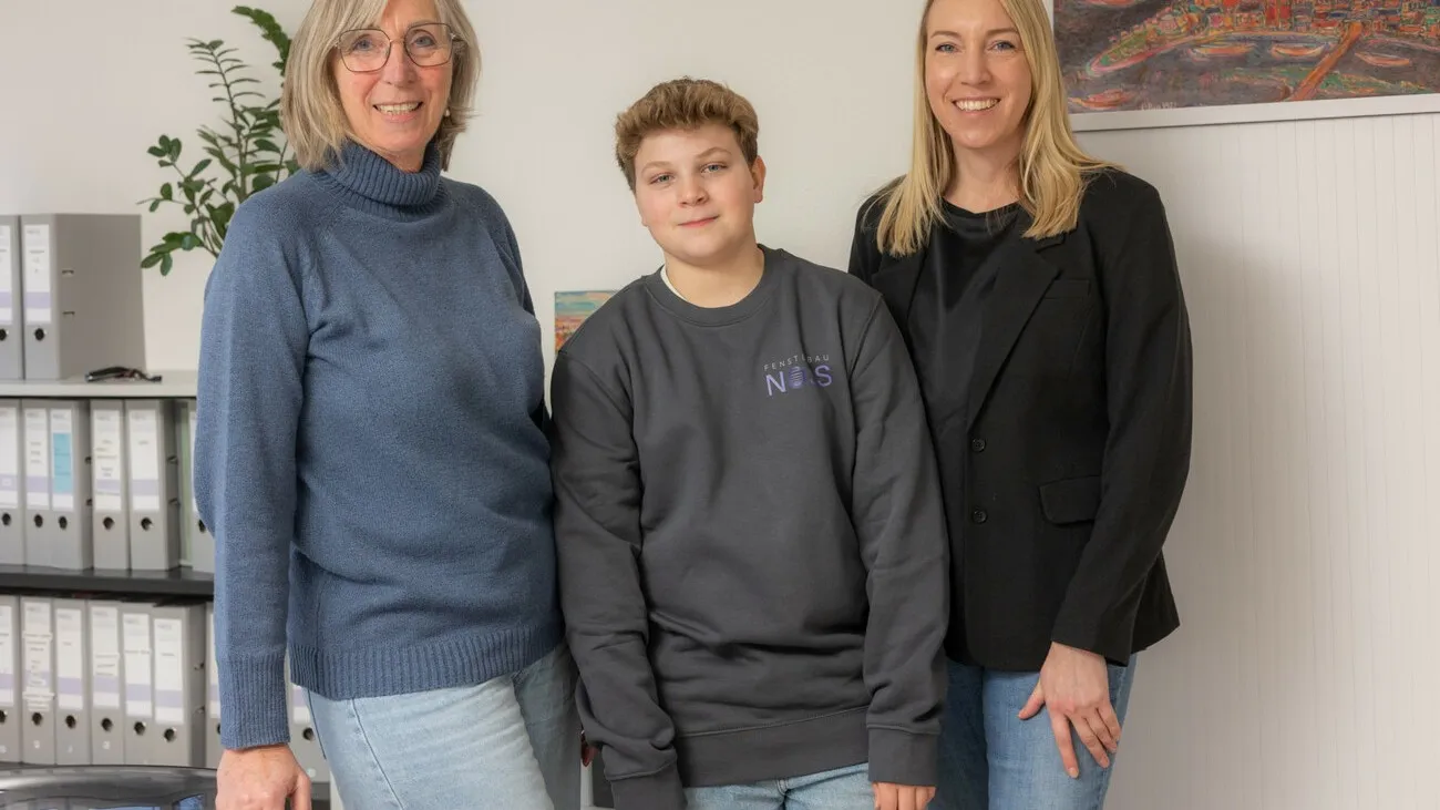 Christiane Noss-Flohr (rechts) mit ihrem Sohn und ihrer Mutter, Rita Noss, im Betrieb in Neuwied.